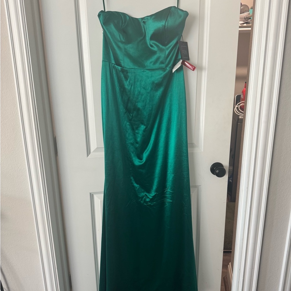 Nwt IEENA for Mac Duggal Satin Sleeveless Gown Color Emerald Green 10 (Defect) - Picture 3 of 13